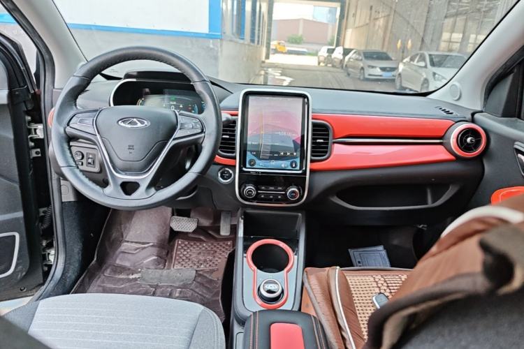 Used Chery QQ Little Ant 2021 150 000 Yuan Ant Fan Edition Ant Stylish Version Lithium-Ion Battery Center Console