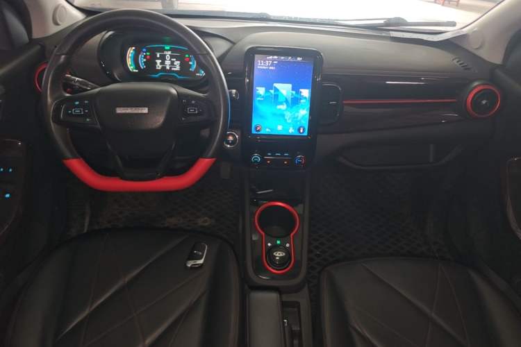 Used Chery QQ Little Ant 2021 200 000-Yuan Ant Fan Edition Talent Version NMC Battery 301 km Center Console