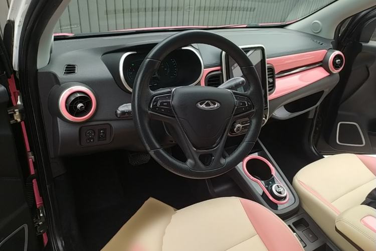 Used Chery QQ Little Ant 2021 150 000 Yuan "Ant Fan" Edition New Ant Cool Version Lithium-Ion Battery Center Console
