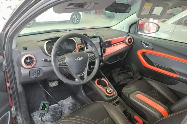 Used Chery QQ Little Ant 2021 200 000 Yuan "Ant Fan" Edition Energized Version NMC Lithium Battery 301 km Center Console