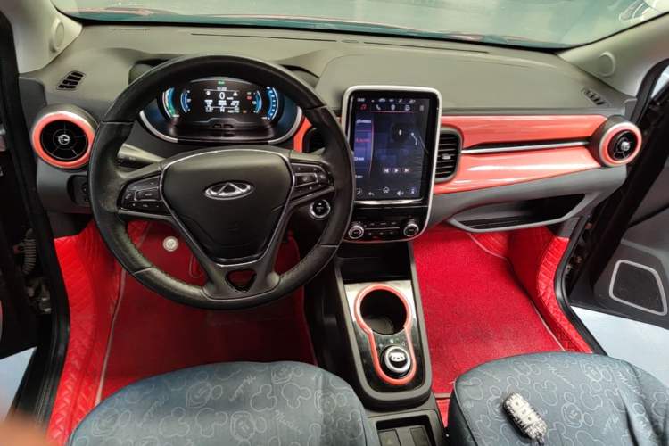 Used Chery QQ Little Ant 2021 150 000 Yuan "Ant Fan" Edition Ant Cool Version with Ternary Lithium Center Console