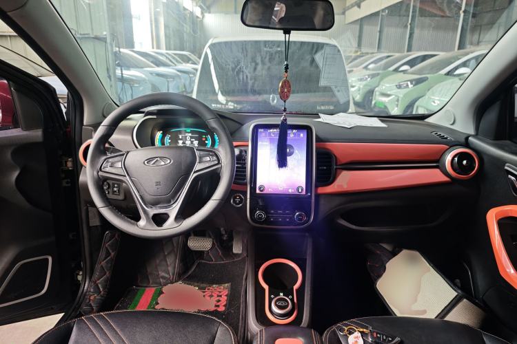 Used Chery QQ Little Ant 2021 200 000-Yuan Ant Fan Edition Talent Version NMC Battery 408 km续航 Center Console