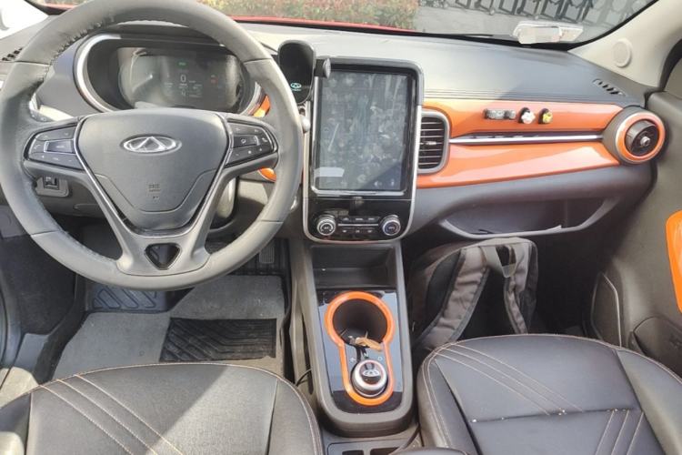 Used Chery QQ Little Ant 2021 200 000 Yuan "Ant Fan" Edition Energized Version NMC Lithium Battery 301 km Center Console