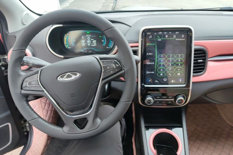 Used Chery QQ Little Ant 2021 200 000-Yuan Ant Fan Edition Talent Version NMC Battery 408 km续航 Center Console