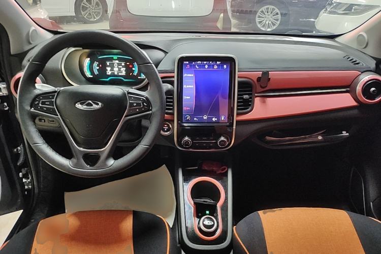 Used Chery QQ Little Ant 2021 150 000 Yuan Ant Fan Edition Ant Trend Version Lithium-Ion Battery Center Console