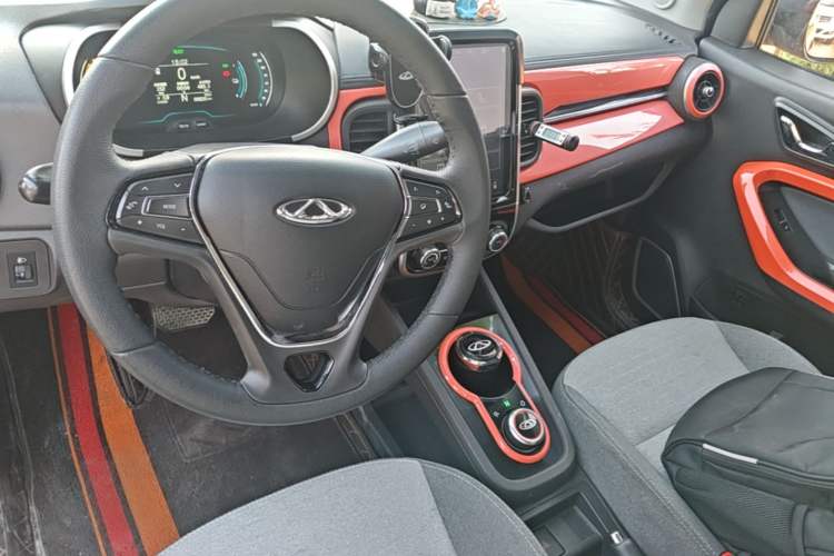 Used Chery QQ Little Ant 2021 150 000 Yuan Ant Fan Edition Ant Cool Version Lithium Iron Phosphate Center Console