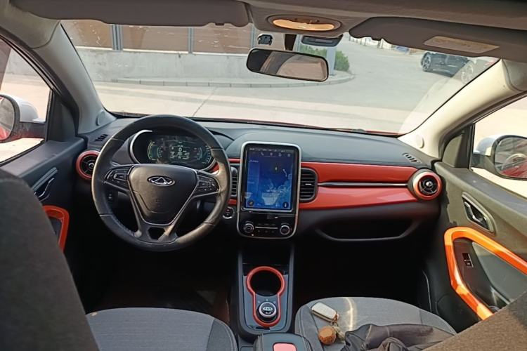 Used Chery QQ Little Ant 2021 150 000 Yuan Ant Fan Edition Ant Stylish Version Lithium-Ion Battery Center Console