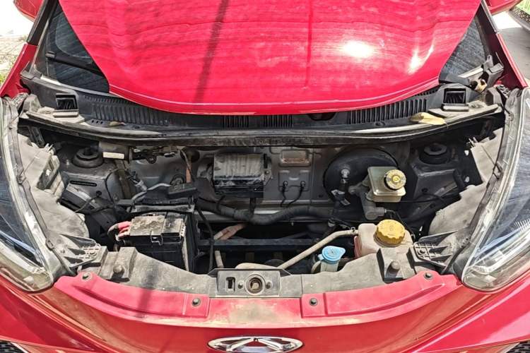 Used Chery QQ Little Ant 2021 200 000-Yuan Ant Fan Edition Oxygen Version Lithium-Ion Battery 301 km Engine Bay