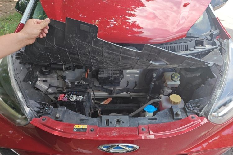 Used Chery QQ Little Ant 2021 150 000 Yuan "Ant Fan" Edition New Ant Cool Version Lithium-Ion Battery Engine Bay
