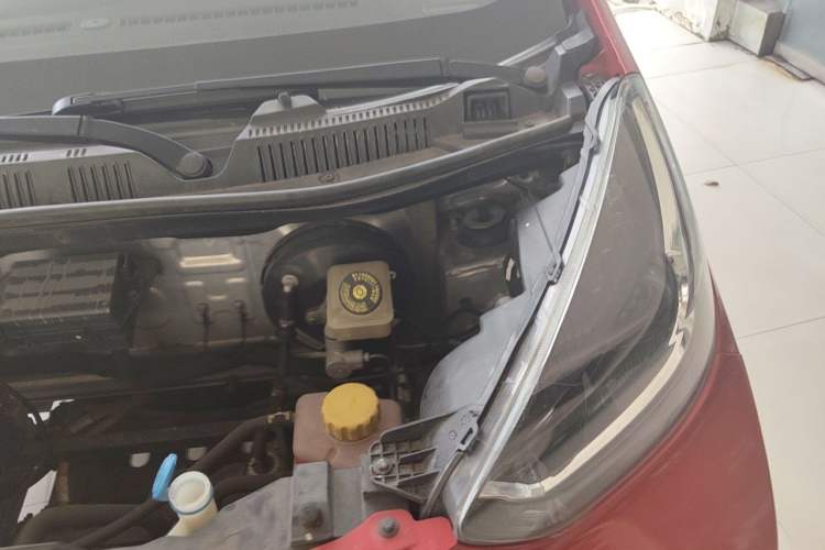 Used Chery QQ Little Ant 2021 150 000 Yuan "Ant Fan" Edition New Ant Cool Version Lithium-Ion Battery Engine Bay Left