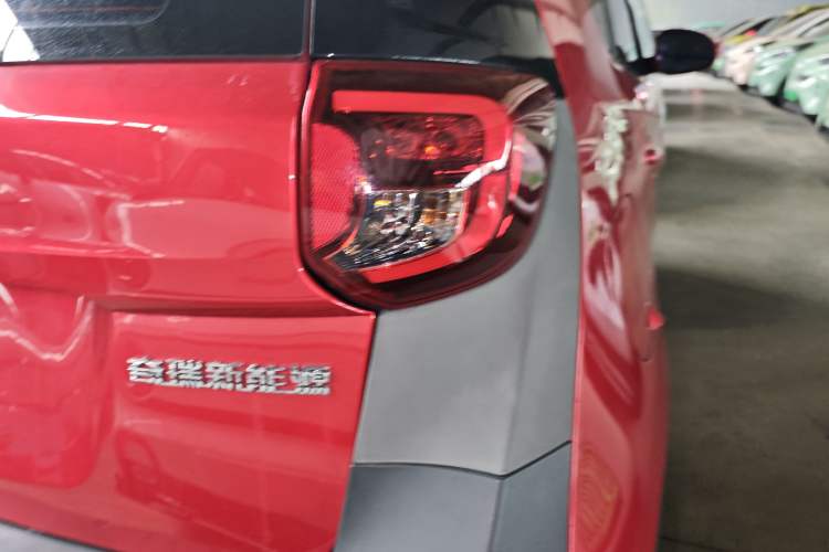 Used Chery QQ Little Ant 2021 200 000-Yuan Ant Fan Edition Talent Version NMC Battery 408 km续航 Exterior 3