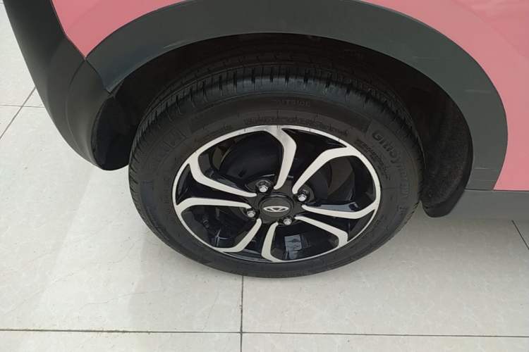 Used Chery QQ Little Ant 2021 150 000 Yuan "Ant Fan" Edition New Ant Cool Version Lithium-Ion Battery Exterior 5