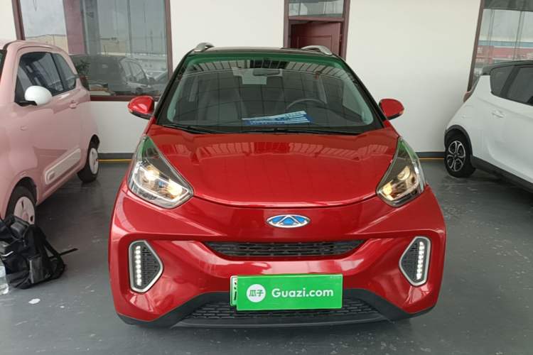 Used Chery QQ Little Ant 2021 200 000 Yuan "Ant Fan" Edition Energized Version NMC Lithium Battery 301 km Front