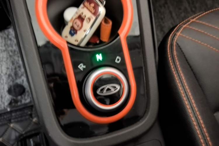 Used Chery QQ Little Ant 2021 200 000-Yuan Ant Fan Edition Talent Version NMC Battery 301 km Gear Lever