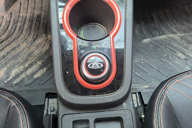 Used Chery QQ Little Ant 2021 150 000 Yuan "Ant Fan" Edition New Ant Cool Version Lithium-Ion Battery Gear Lever