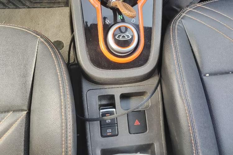 Used Chery QQ Little Ant 2021 200 000 Yuan "Ant Fan" Edition Energized Version NMC Lithium Battery 301 km Gear Lever