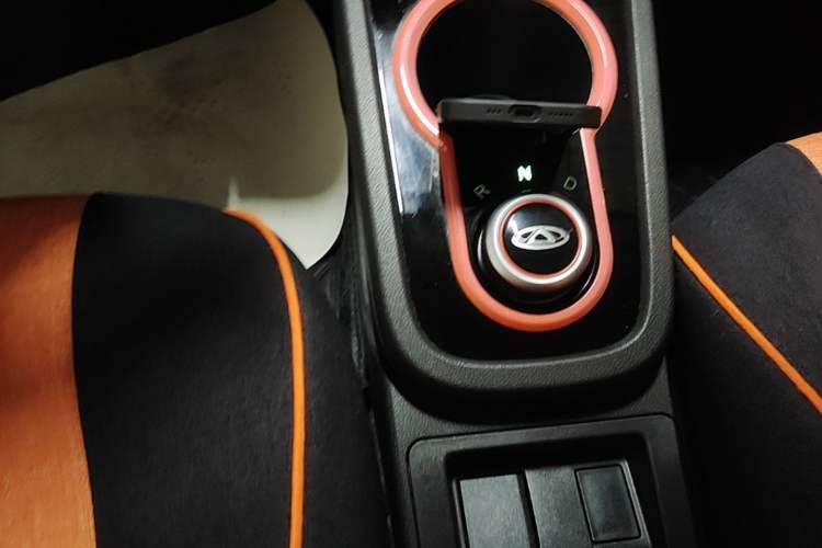 Used Chery QQ Little Ant 2021 150 000 Yuan Ant Fan Edition Ant Trend Version Lithium-Ion Battery Gear Lever