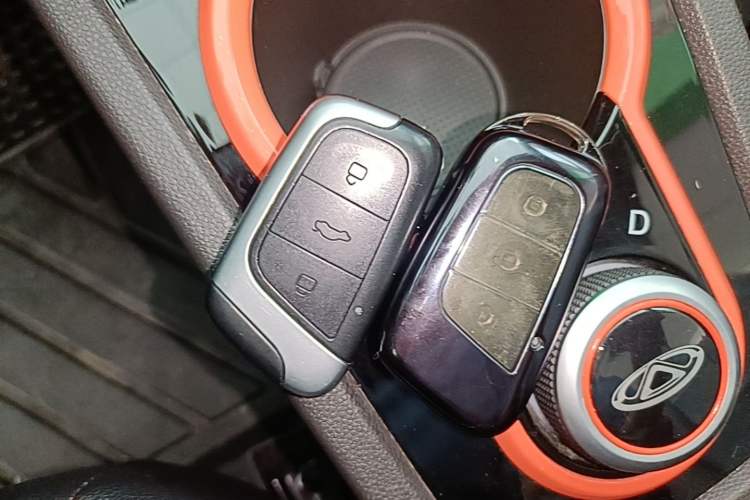 Used Chery QQ Little Ant 2021 200 000 Yuan "Ant Fan" Edition Energized Version NMC Lithium Battery 301 km Interior 1