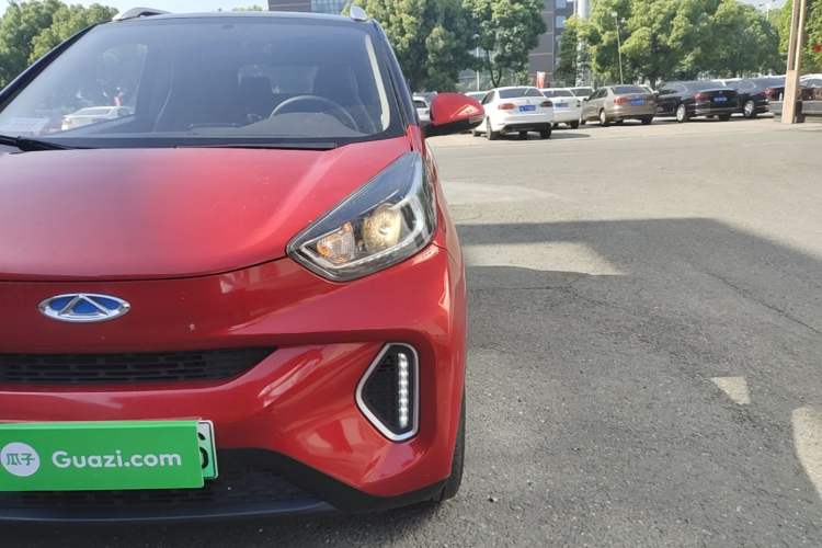 Used Chery QQ Little Ant 2021 200 000 Yuan "Ant Fan" Edition Energized Version NMC Lithium Battery 301 km Left Front Headlight