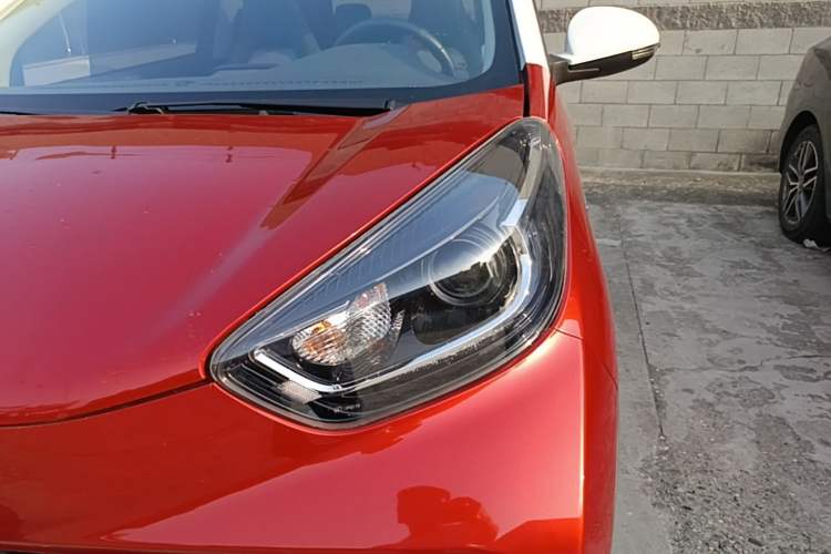 Used Chery QQ Little Ant 2021 150 000 Yuan Ant Fan Edition Ant Stylish Version Lithium-Ion Battery Left Front Headlight