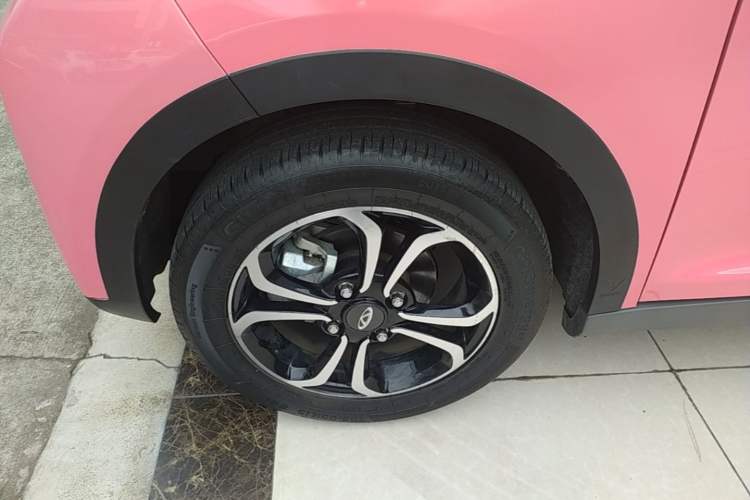 Used Chery QQ Little Ant 2021 150 000 Yuan "Ant Fan" Edition New Ant Cool Version Lithium-Ion Battery Left Front Wheel Hub