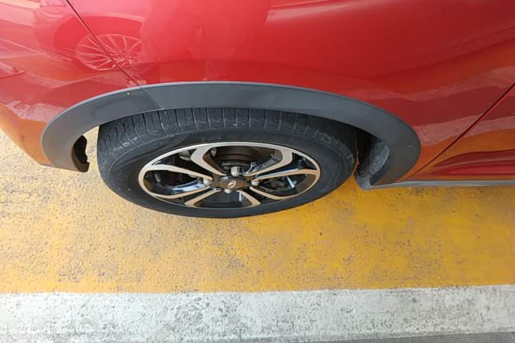 Used Chery QQ Little Ant 2021 200 000-Yuan Ant Fan Edition Energetic Version NMC Lithium Battery 301 km Left Front Wheel Hub