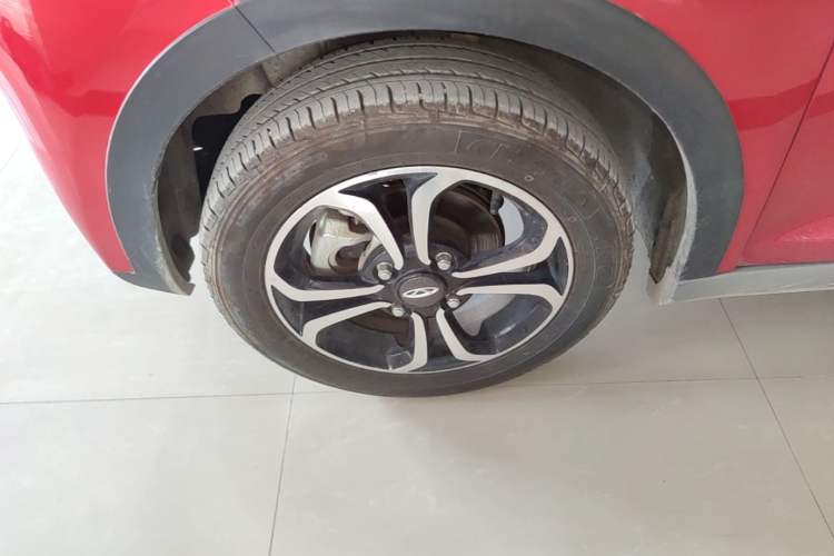 Used Chery QQ Little Ant 2021 200 000-Yuan Ant Fan Edition Talent Version NMC Battery 408 km续航 Left Front Wheel Hub