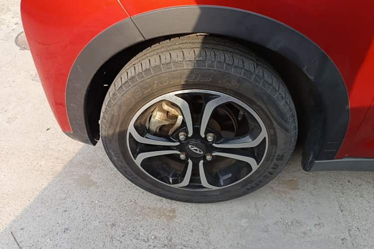 Used Chery QQ Little Ant 2021 150 000 Yuan Ant Fan Edition Ant Stylish Version Lithium-Ion Battery Left Front Wheel Hub