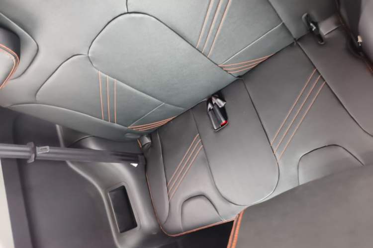 Used Chery QQ Little Ant 2021 200 000 Yuan "Ant Fan" Edition Energized Version NMC Lithium Battery 301 km Left Rear Seat