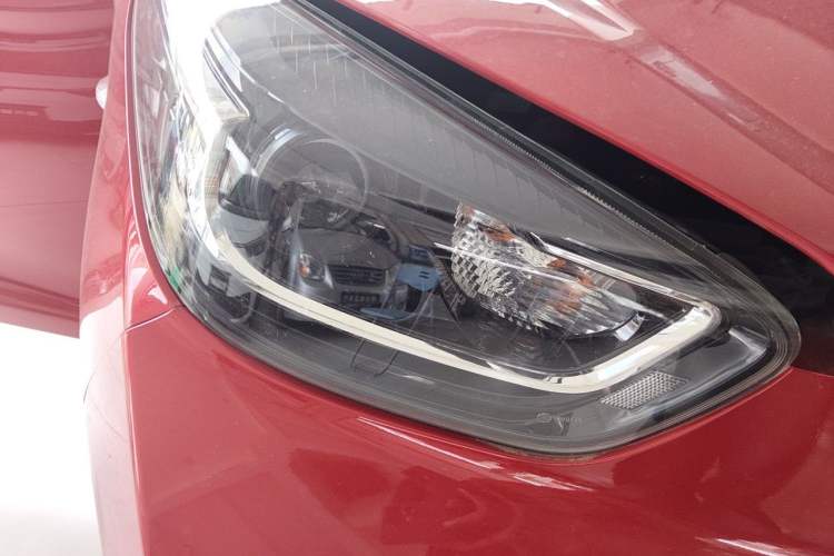 Used Chery QQ Little Ant 2021 150 000 Yuan "Ant Fan" Edition New Ant Cool Version Lithium-Ion Battery Right Front Headlight
