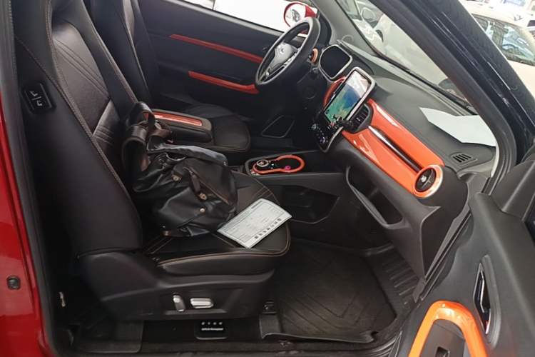 Used Chery QQ Little Ant 2021 150 000 Yuan "Ant Fan" Edition New Ant Cool Version Lithium-Ion Battery Right Front Seat