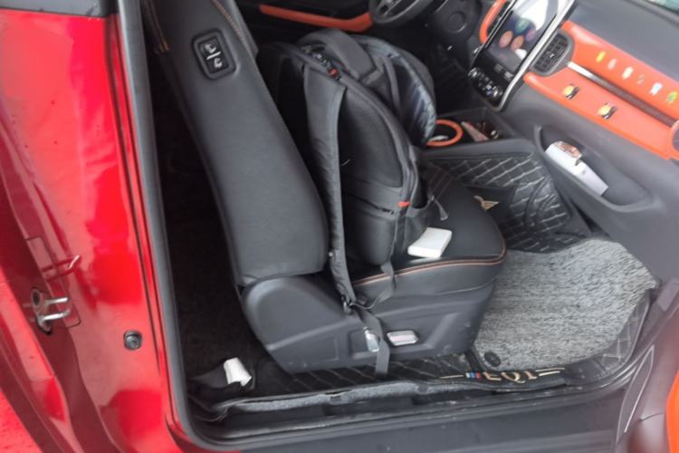 Used Chery QQ Little Ant 2021 200 000-Yuan Ant Fan Edition Talent Version NMC Battery 301 km Right Front Seat