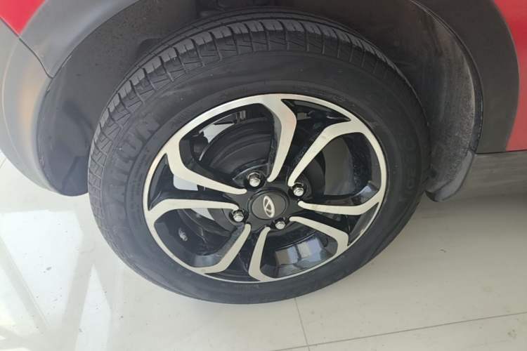 Used Chery QQ Little Ant 2021 200 000 Yuan "Ant Fan" Edition Energized Version NMC Lithium Battery 301 km Right Rear Wheel Hub