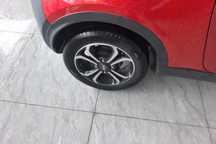 Used Chery QQ Little Ant 2021 200 000-Yuan Ant Fan Edition Talent Version NMC Battery 301 km Right Rear Wheel Hub