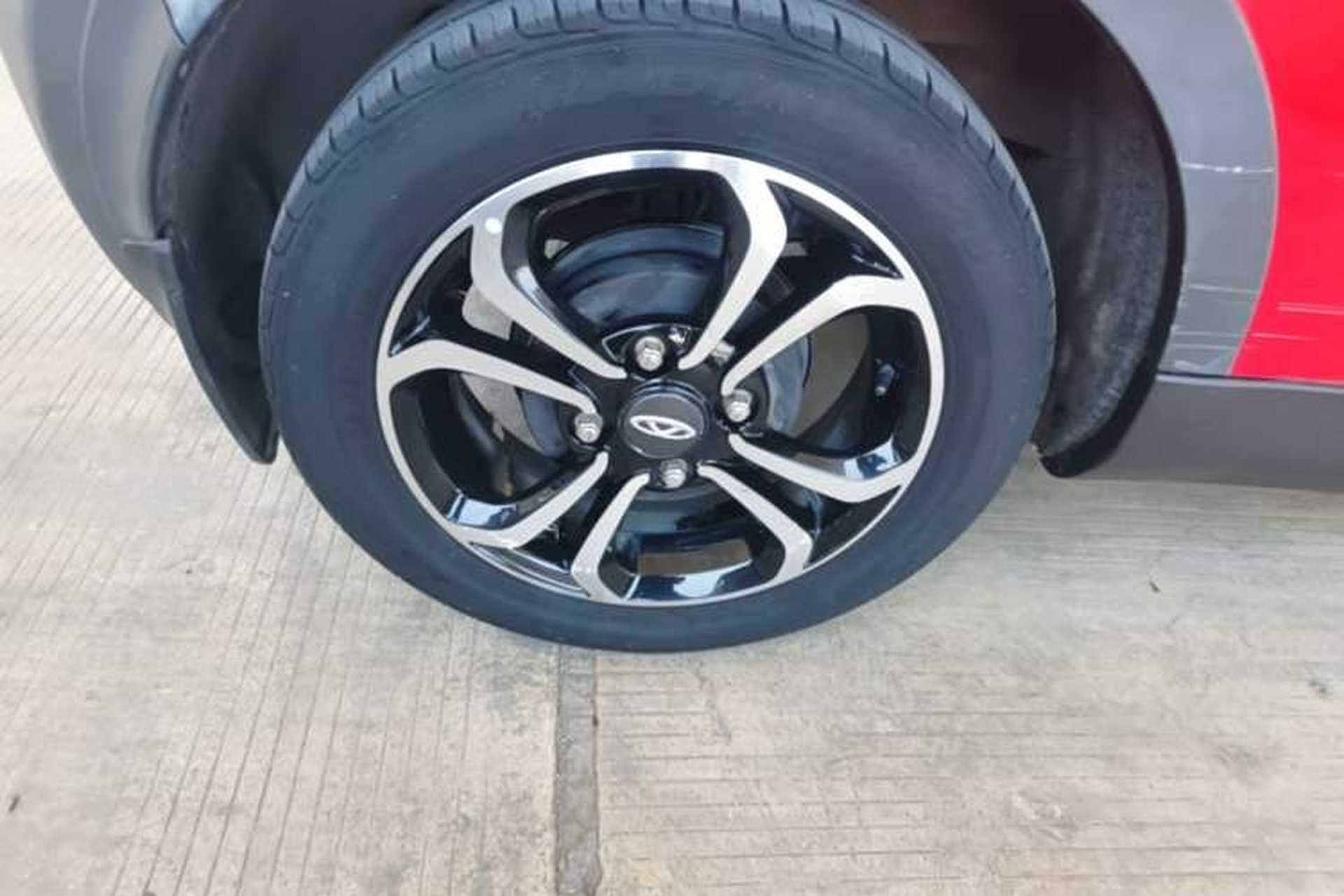Used Chery QQ Little Ant 2021 150 000 Yuan Ant Fan Edition Queen Version Lithium Iron Phosphate Right Rear Wheel Hub