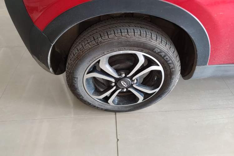 Used Chery QQ Little Ant 2021 200 000-Yuan Ant Fan Edition Talent Version NMC Battery 408 km续航 Right Rear Wheel Hub