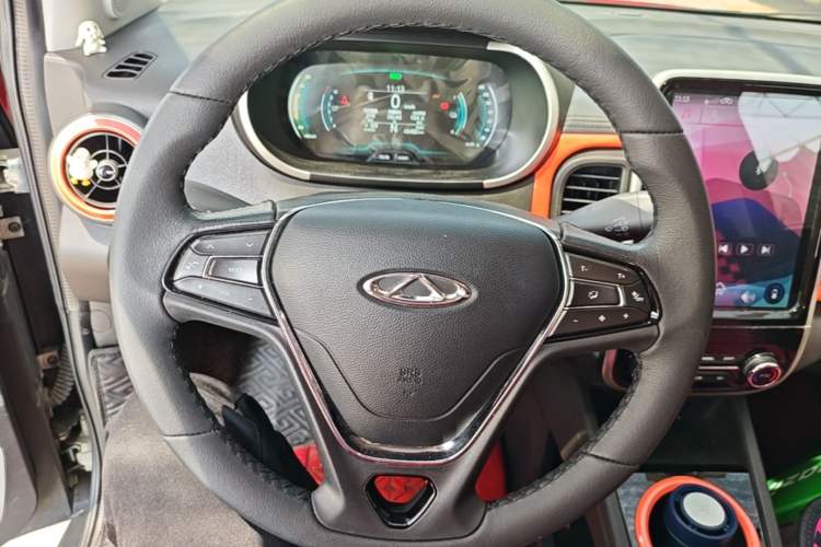 Used Chery QQ Little Ant 2021 200 000-Yuan Ant Fan Edition Oxygen Version Lithium-Ion Battery 301 km Steering Wheel