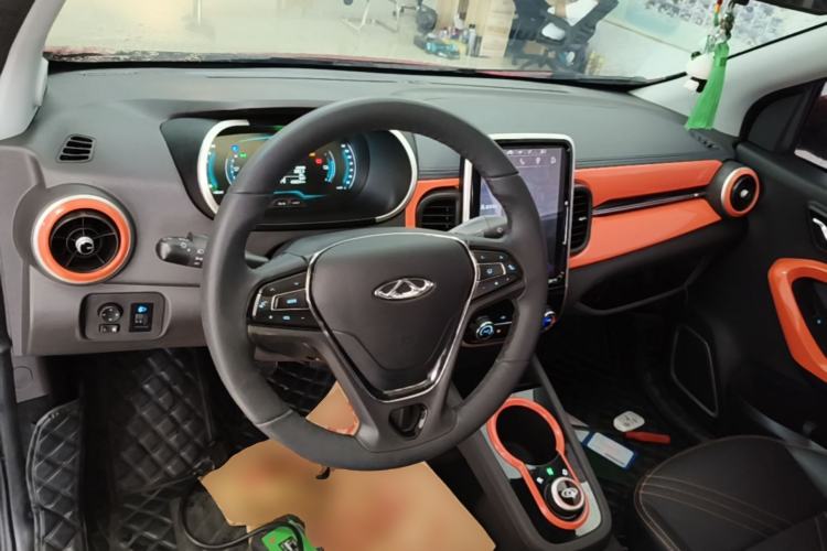 Used Chery QQ Little Ant 2021 200 000 Yuan "Ant Fan" Edition Energized Version NMC Lithium Battery 301 km Steering Wheel