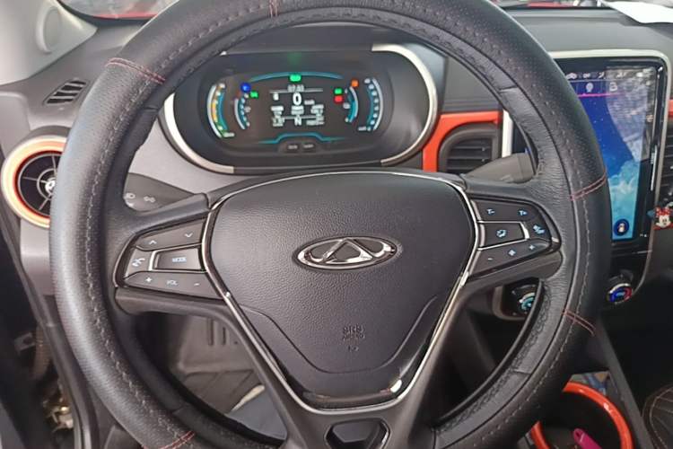 Used Chery QQ Little Ant 2021 150 000 Yuan "Ant Fan" Edition New Ant Cool Version Lithium-Ion Battery Steering Wheel