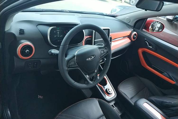 Used Chery QQ Little Ant 2021 200 000-Yuan Ant Fan Edition Energetic Version NMC Lithium Battery 301 km Steering Wheel