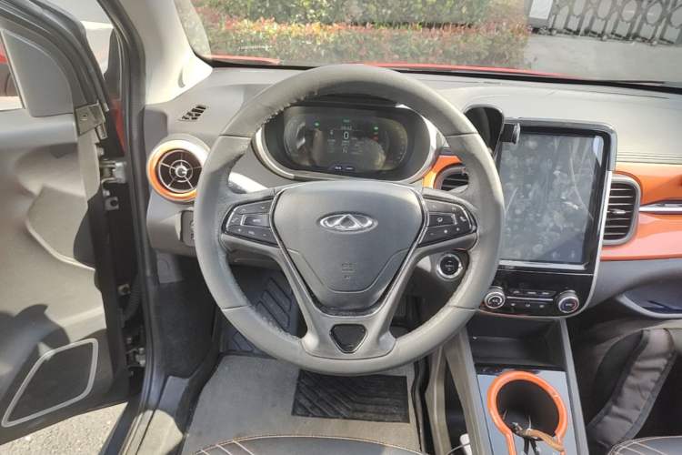 Used Chery QQ Little Ant 2021 200 000 Yuan "Ant Fan" Edition Energized Version NMC Lithium Battery 301 km Steering Wheel