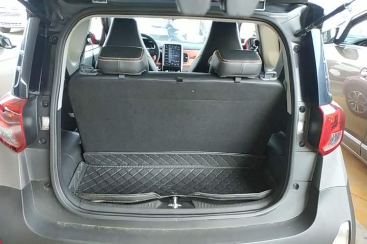 Used Chery QQ Little Ant 2021 200 000-Yuan Ant Fan Edition Energetic Version NMC Lithium Battery 301 km Trunk