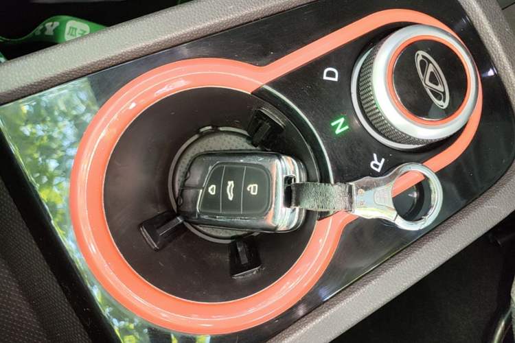 Used Chery QQ Little Ant 2021 150 000 Yuan Ant Fan Edition Ant Cool Version Lithium Iron Phosphate Vehicle Key