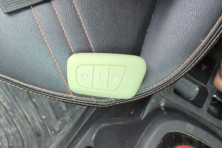 Used Chery QQ Little Ant 2021 150 000 Yuan "Ant Fan" Edition New Ant Cool Version Lithium-Ion Battery Vehicle Key