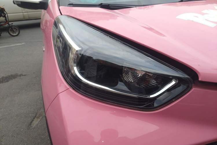 Used Chery QQ Little Ant 2021 200 000-Yuan Ant Fan Edition Talent Version NMC Battery 301 km Right Front Headlight