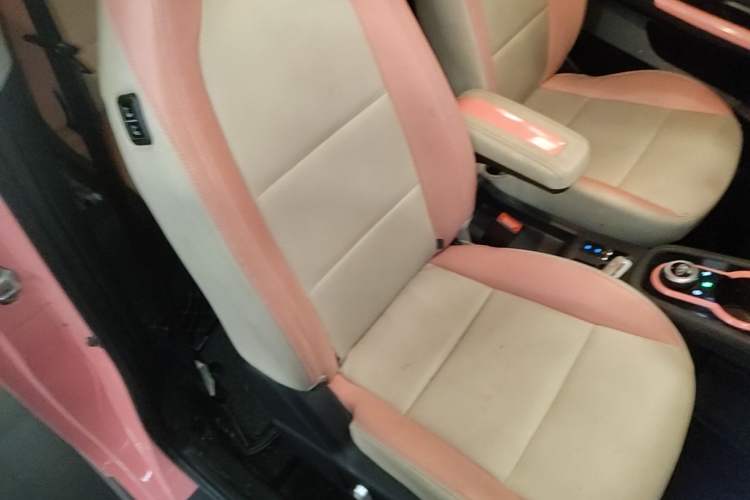 Used Chery QQ Little Ant 2021 200 000-Yuan Ant Fan Edition Talent Version NMC Battery 301 km Right Front Seat