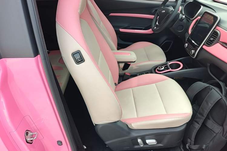 Used Chery QQ Little Ant 2021 200 000-Yuan Ant Fan Edition Talent Version NMC Battery 301 km Right Front Seat