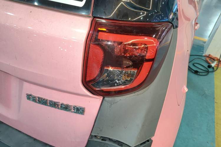 Used Chery QQ Little Ant 2021 200 000 Yuan Ant Fan Edition Energized Version NMC Lithium Battery 408 km Right Rear Taillight