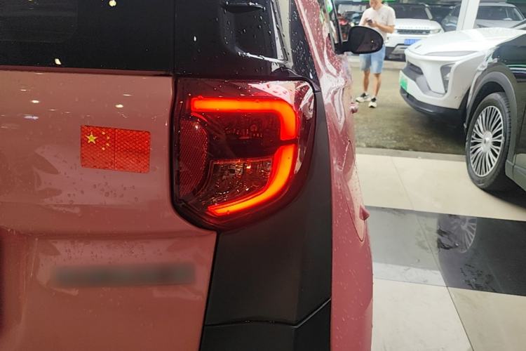Used Chery QQ Little Ant 2021 200 000-Yuan Ant Fan Edition Talent Version NMC Battery 301 km Right Rear Taillight