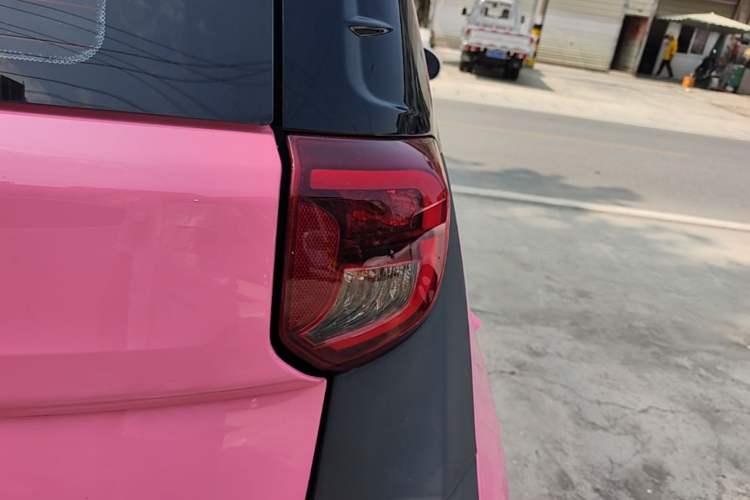 Used Chery QQ Little Ant 2021 200 000-Yuan Ant Fan Edition Talent Version NMC Battery 301 km Right Rear Taillight